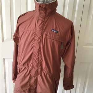 Patagonia Women’s Sz M jacket rust color